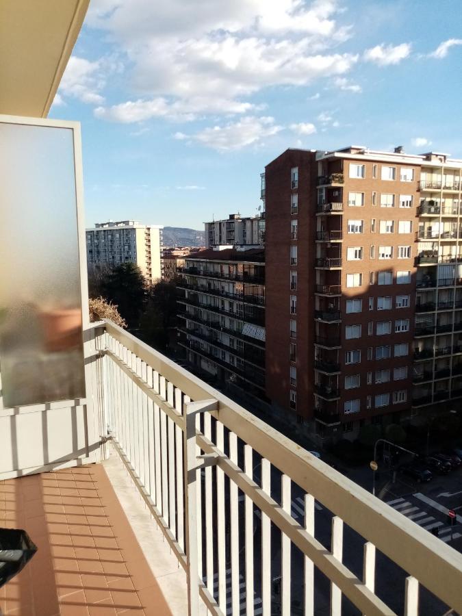 Bruno Turin Apartment Near The Metro 科莱尼奥 外观 照片