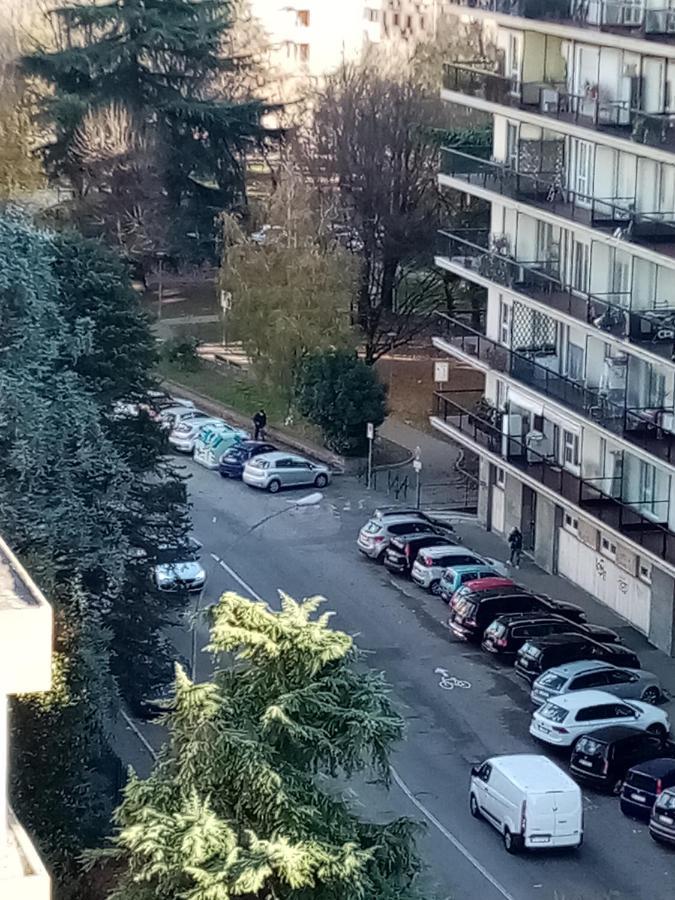 Bruno Turin Apartment Near The Metro 科莱尼奥 外观 照片