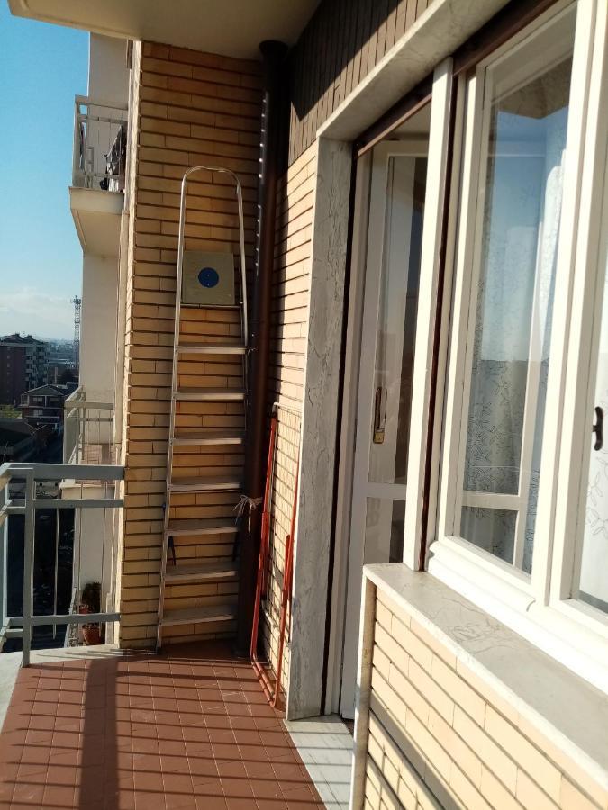 Bruno Turin Apartment Near The Metro 科莱尼奥 外观 照片